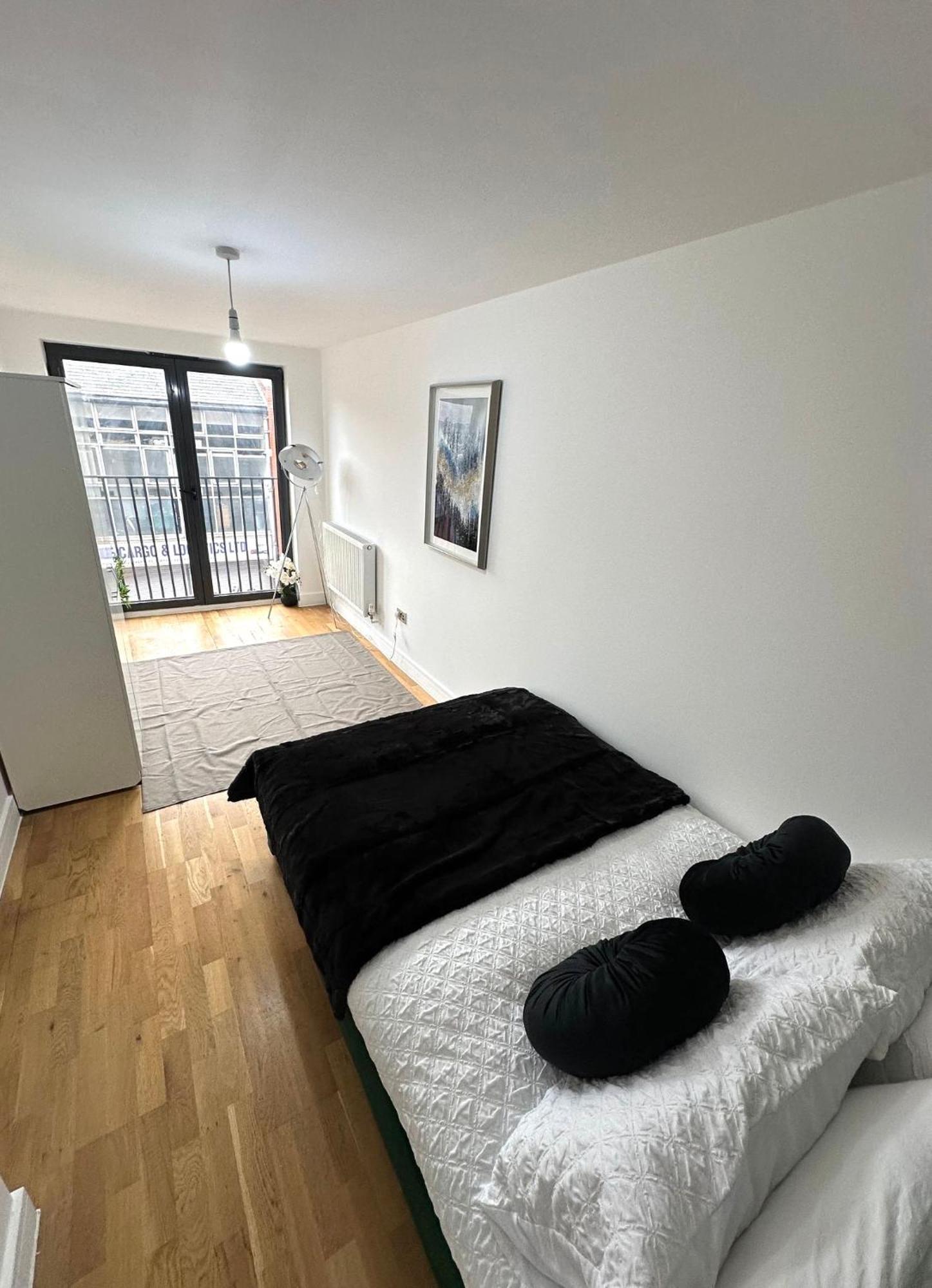 Stunning 2bedroom Flat With 2 Balcony In Whitechapel - 5mins To Aldgate Station London