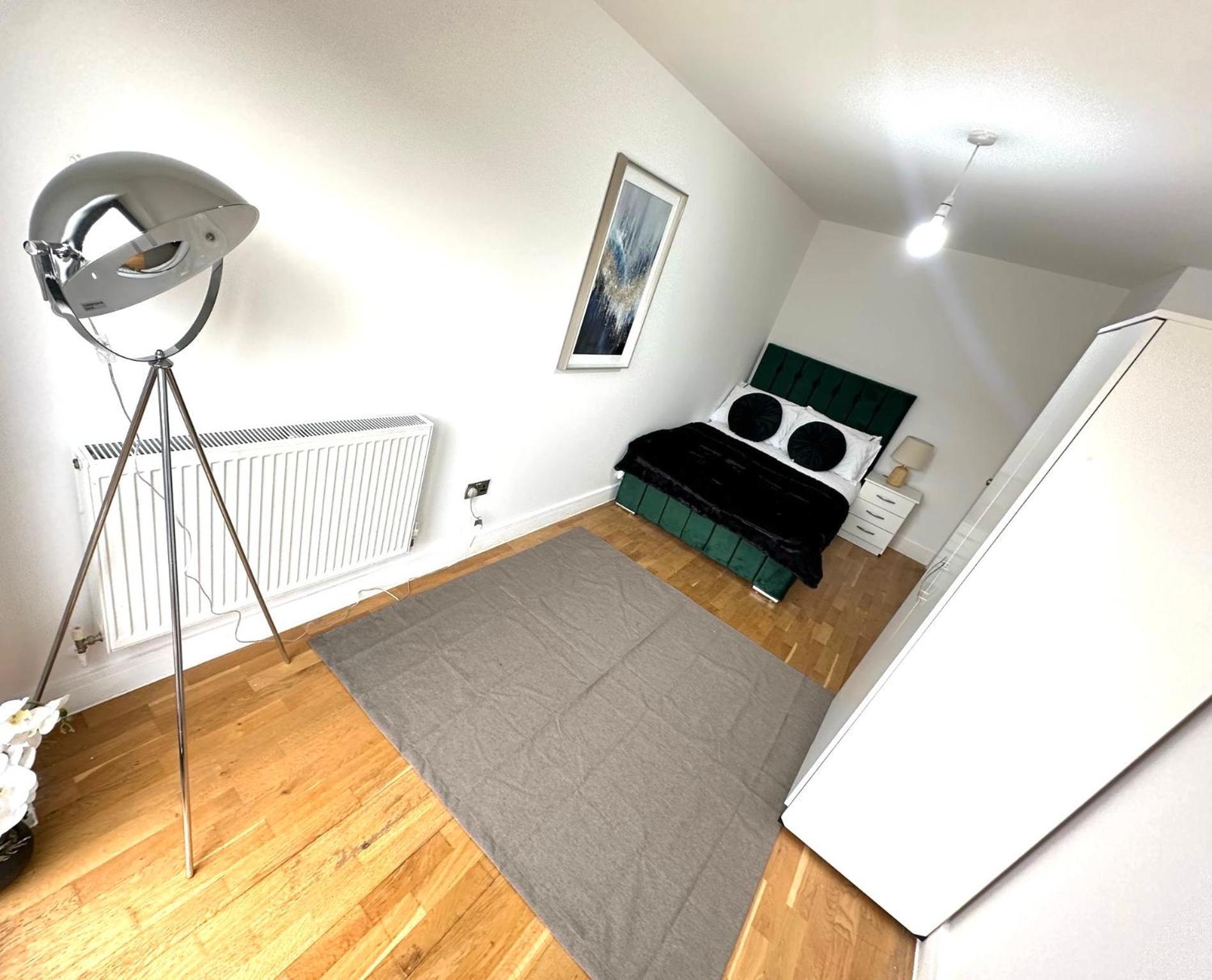Stunning 2bedroom Flat With 2 Balcony In Whitechapel - 5mins To Aldgate Station London