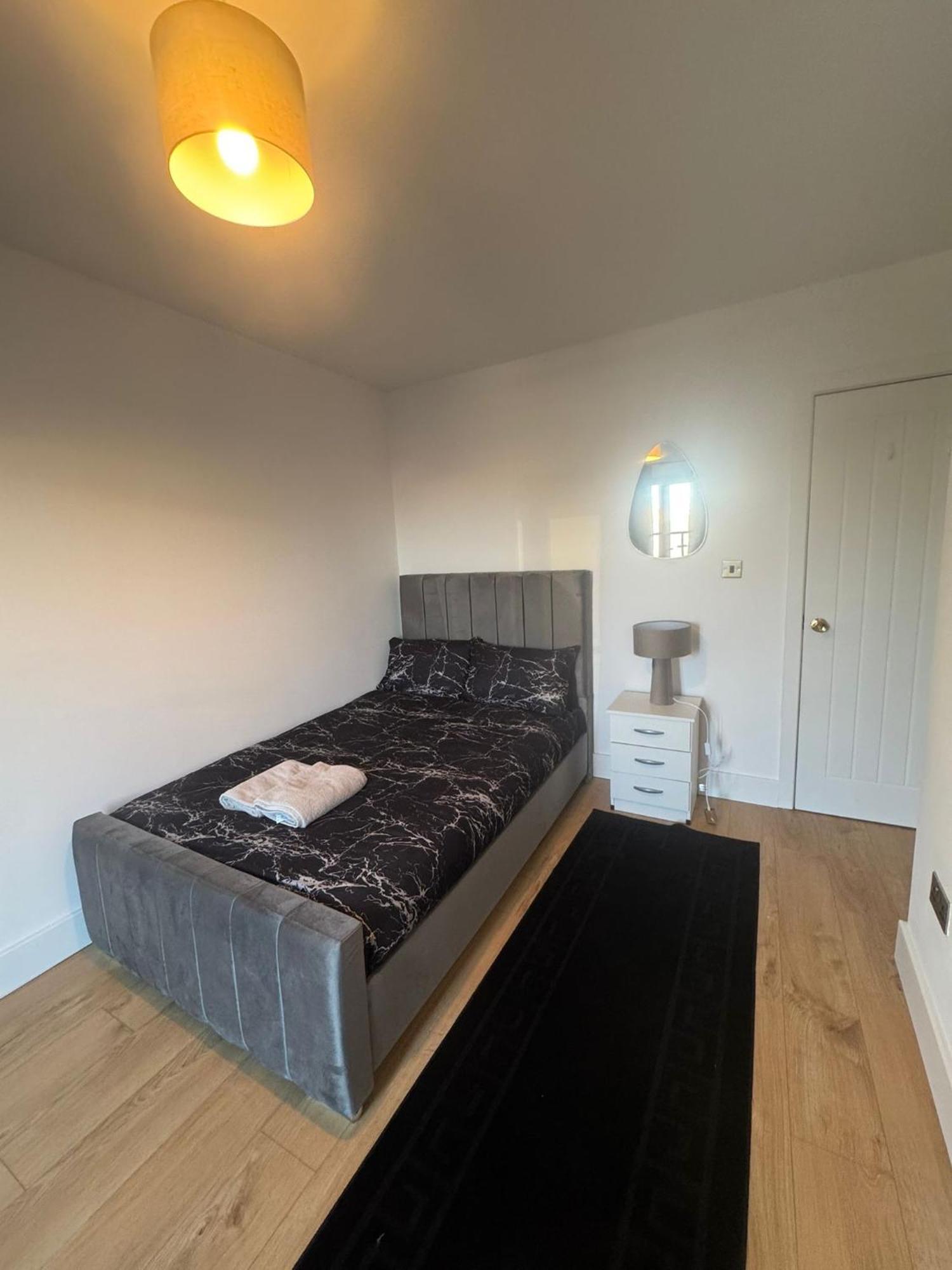 Stunning 2bedroom Flat With 2 Balcony In Whitechapel - 5mins To Aldgate Station * London